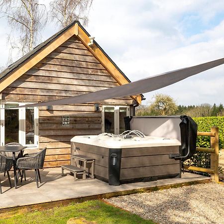 Oak Tree Hideaway Villa Whitchurch  Bagian luar foto