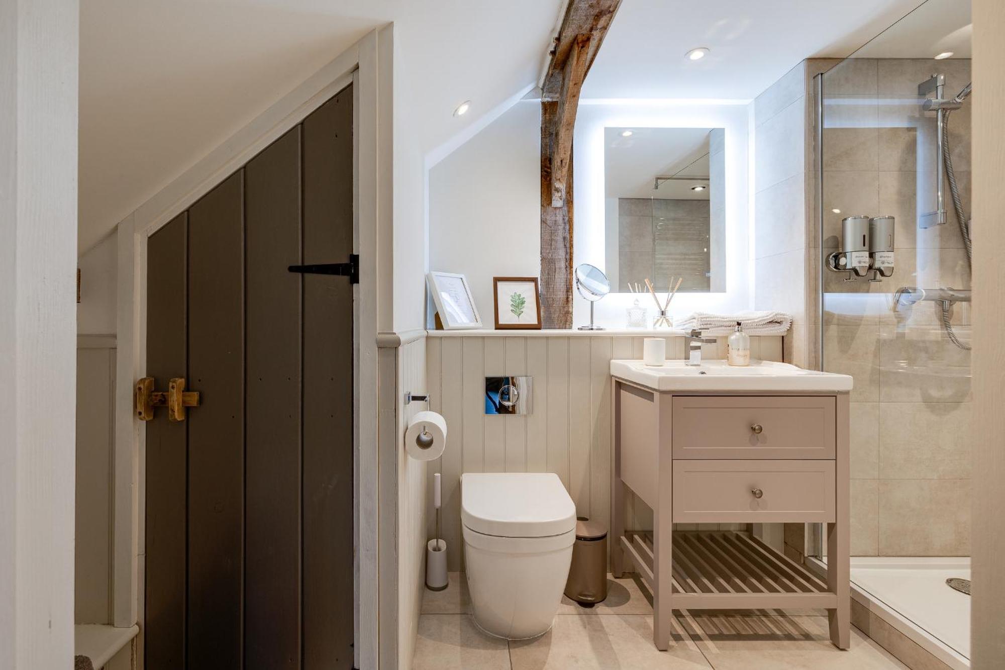 Oak Tree Hideaway Villa Whitchurch  Bagian luar foto