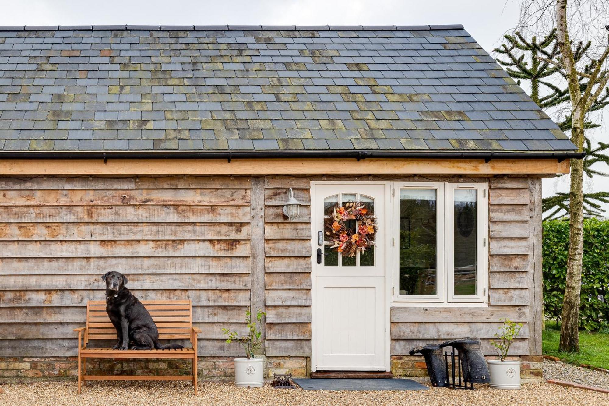 Oak Tree Hideaway Villa Whitchurch  Bagian luar foto
