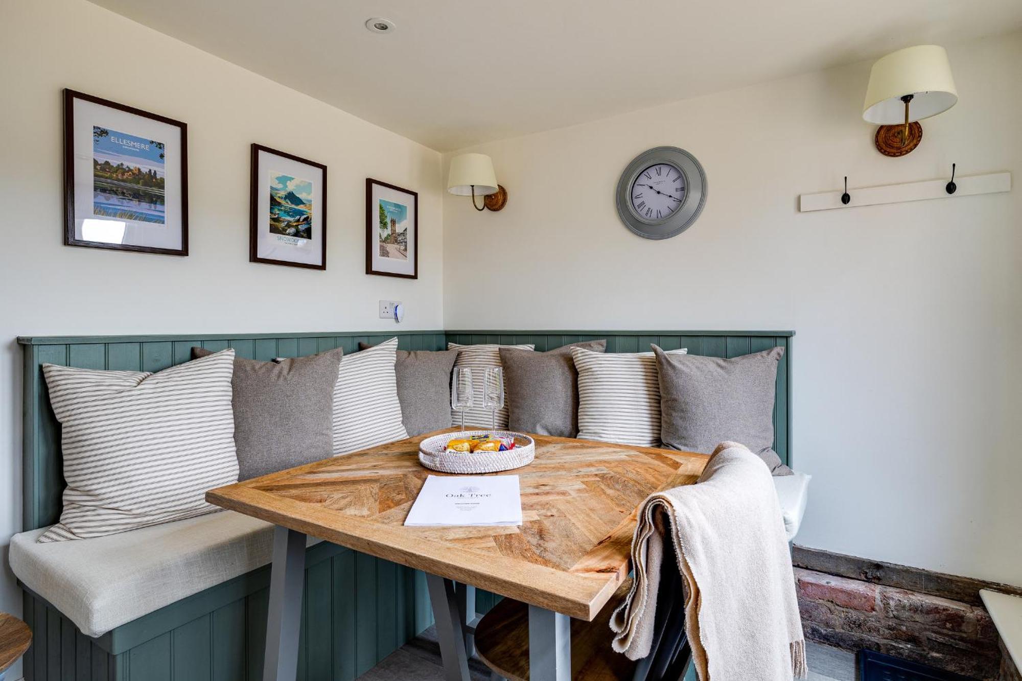 Oak Tree Hideaway Villa Whitchurch  Bagian luar foto