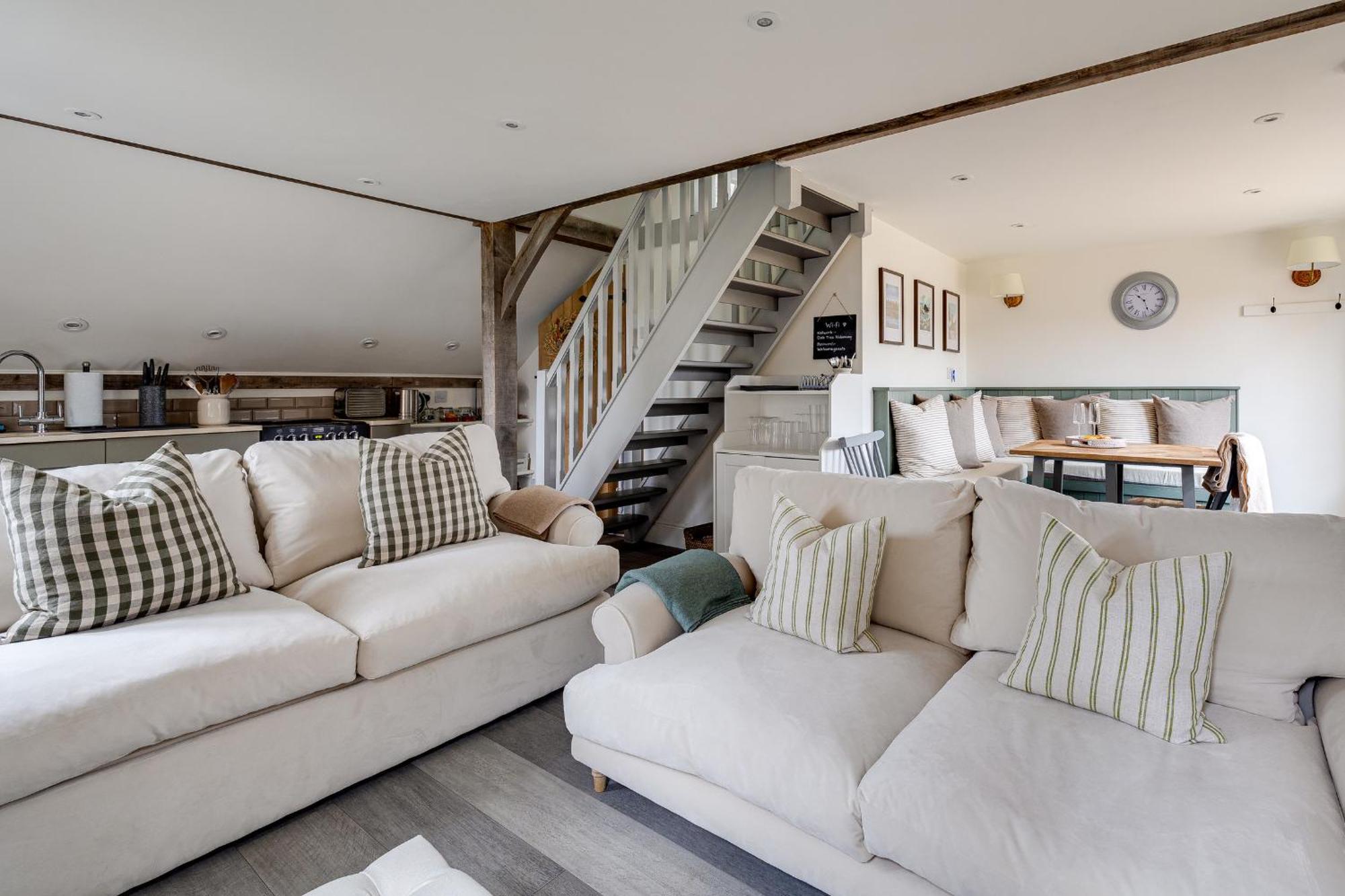 Oak Tree Hideaway Villa Whitchurch  Bagian luar foto