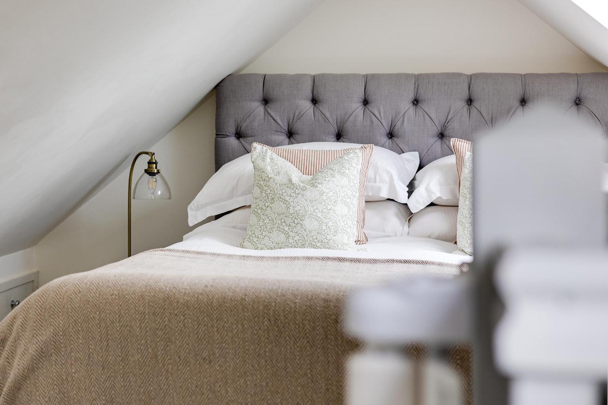 Oak Tree Hideaway Villa Whitchurch  Bagian luar foto