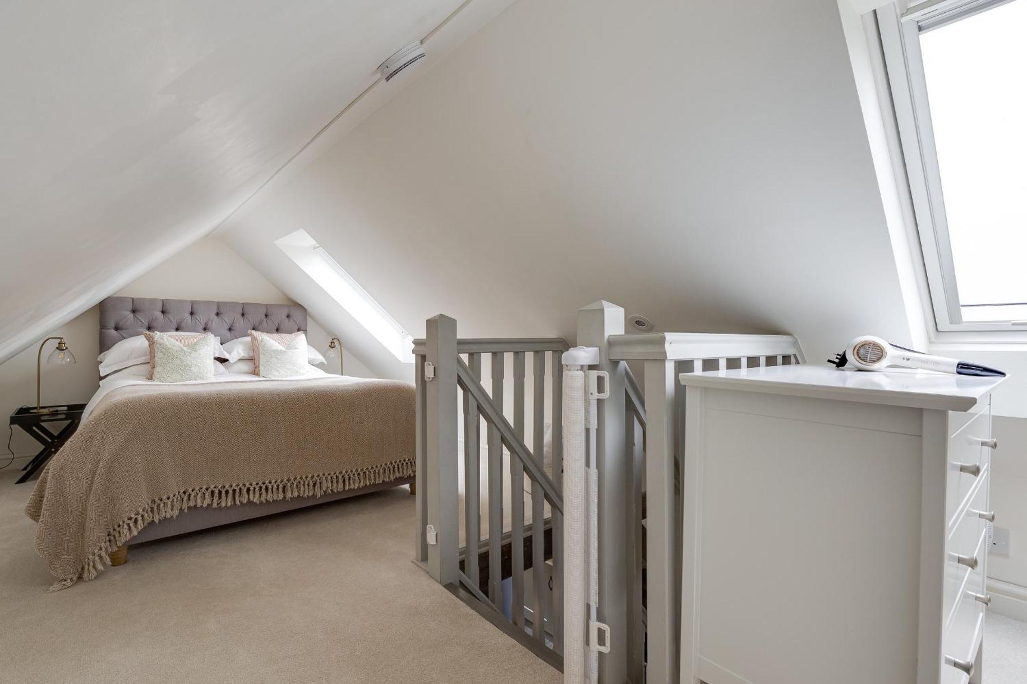 Oak Tree Hideaway Villa Whitchurch  Bagian luar foto