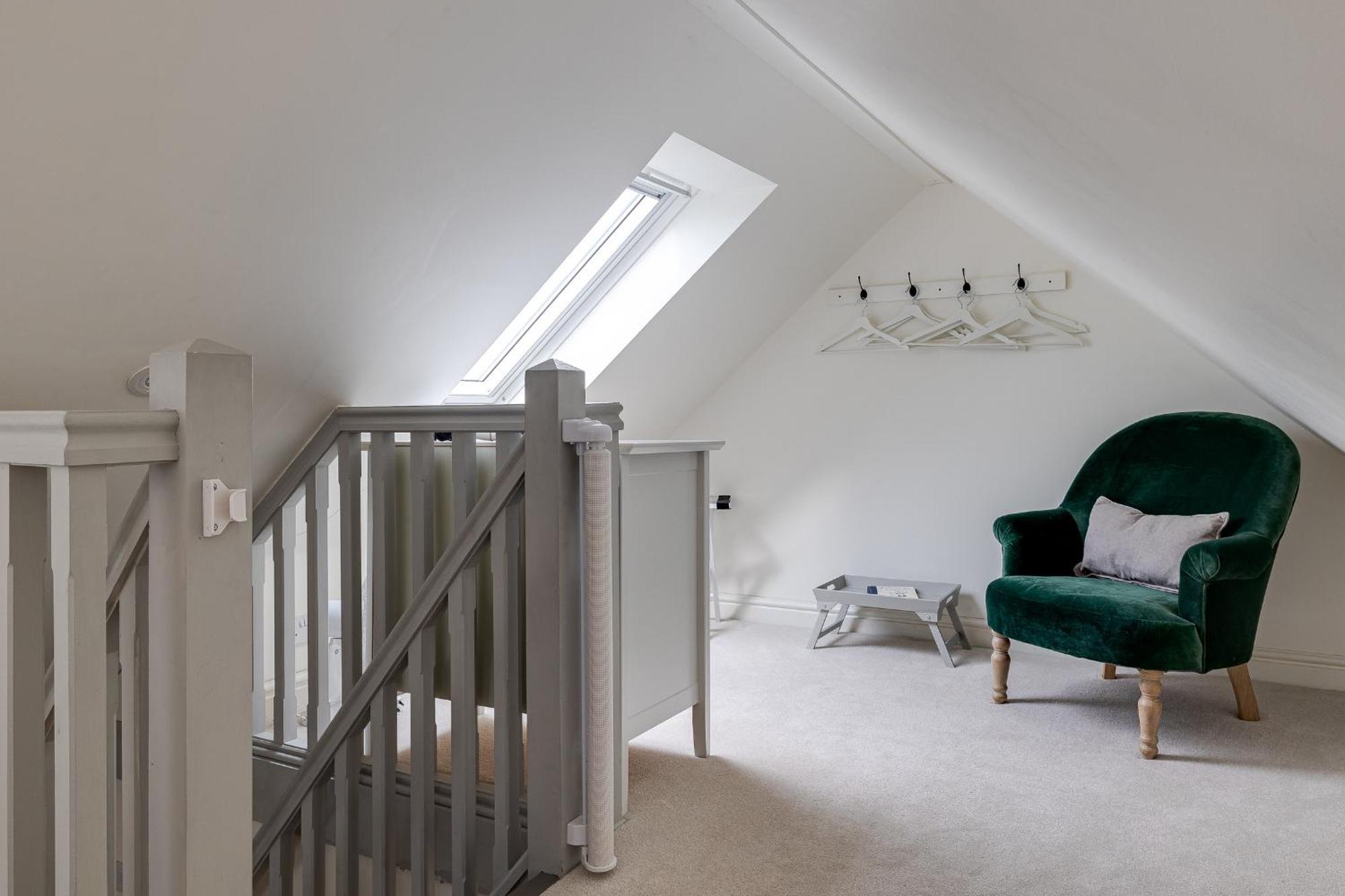 Oak Tree Hideaway Villa Whitchurch  Bagian luar foto