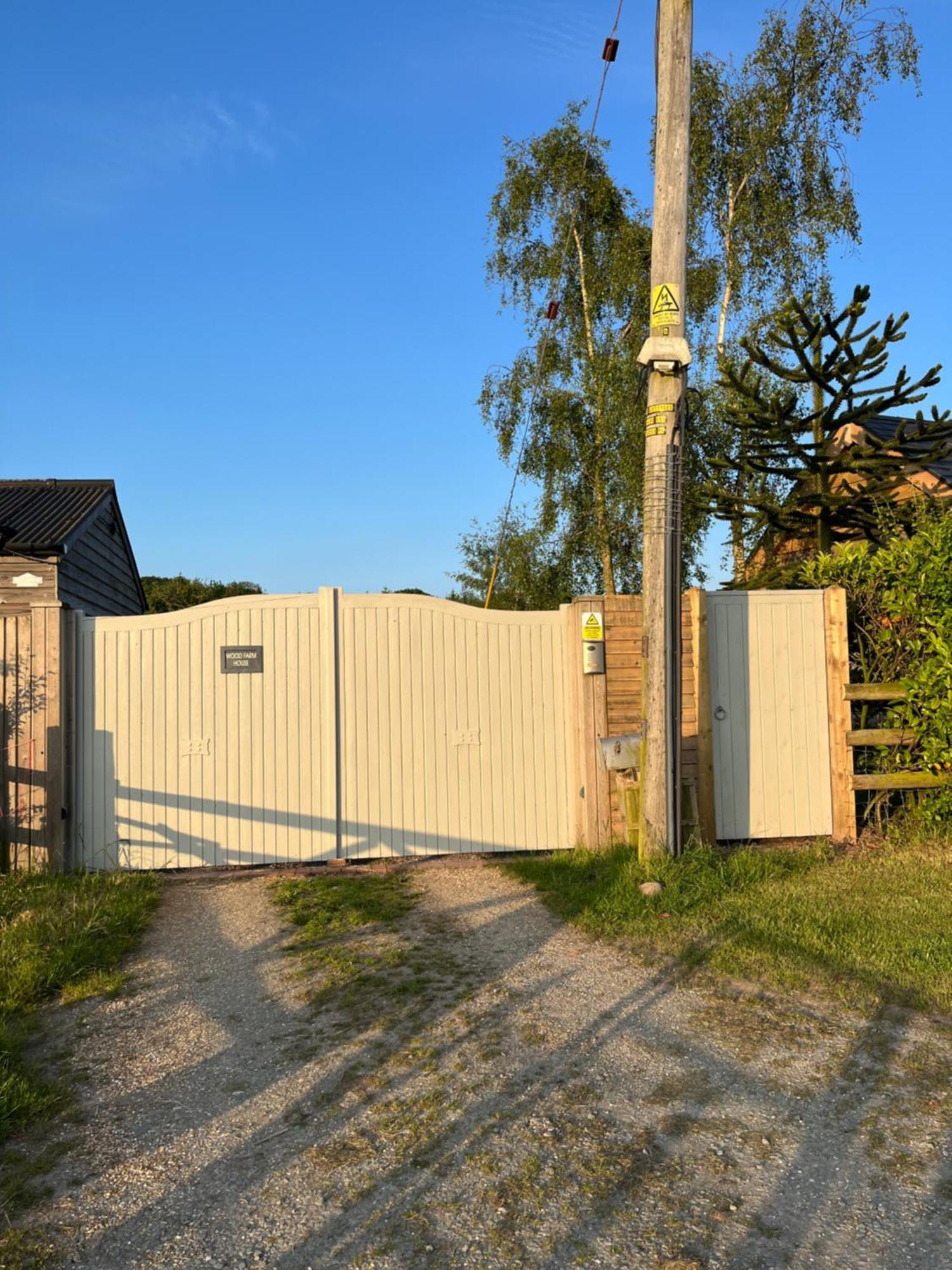 Oak Tree Hideaway Villa Whitchurch  Bagian luar foto
