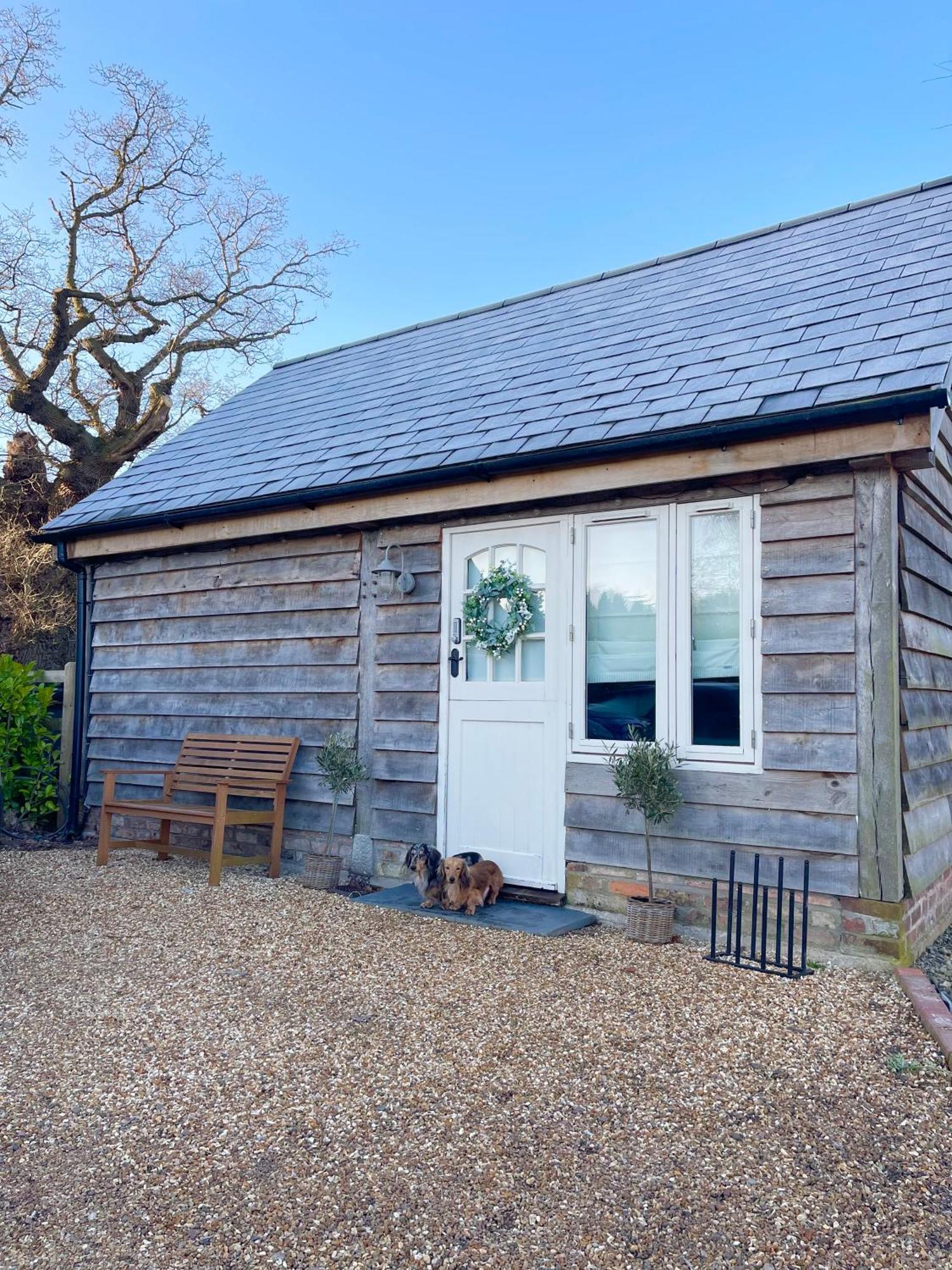 Oak Tree Hideaway Villa Whitchurch  Bagian luar foto